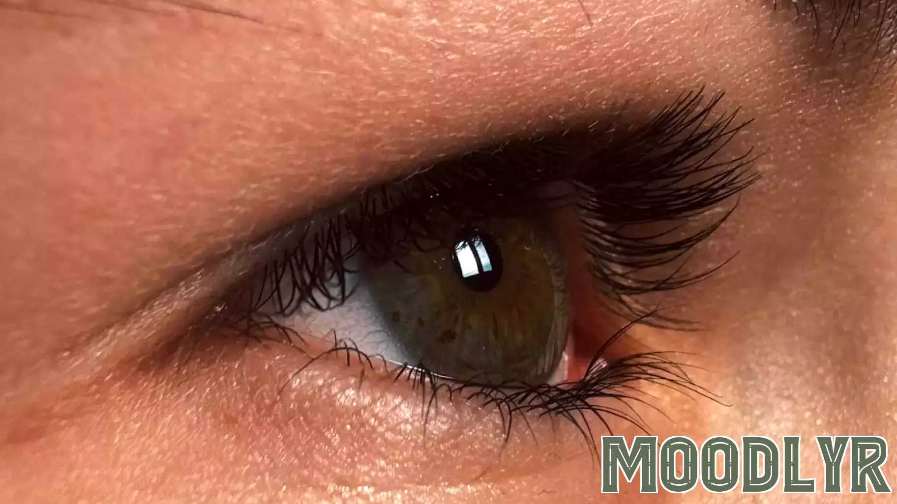 Are Whiter Eyes Really More Attractive? New Study Says It's Complicated