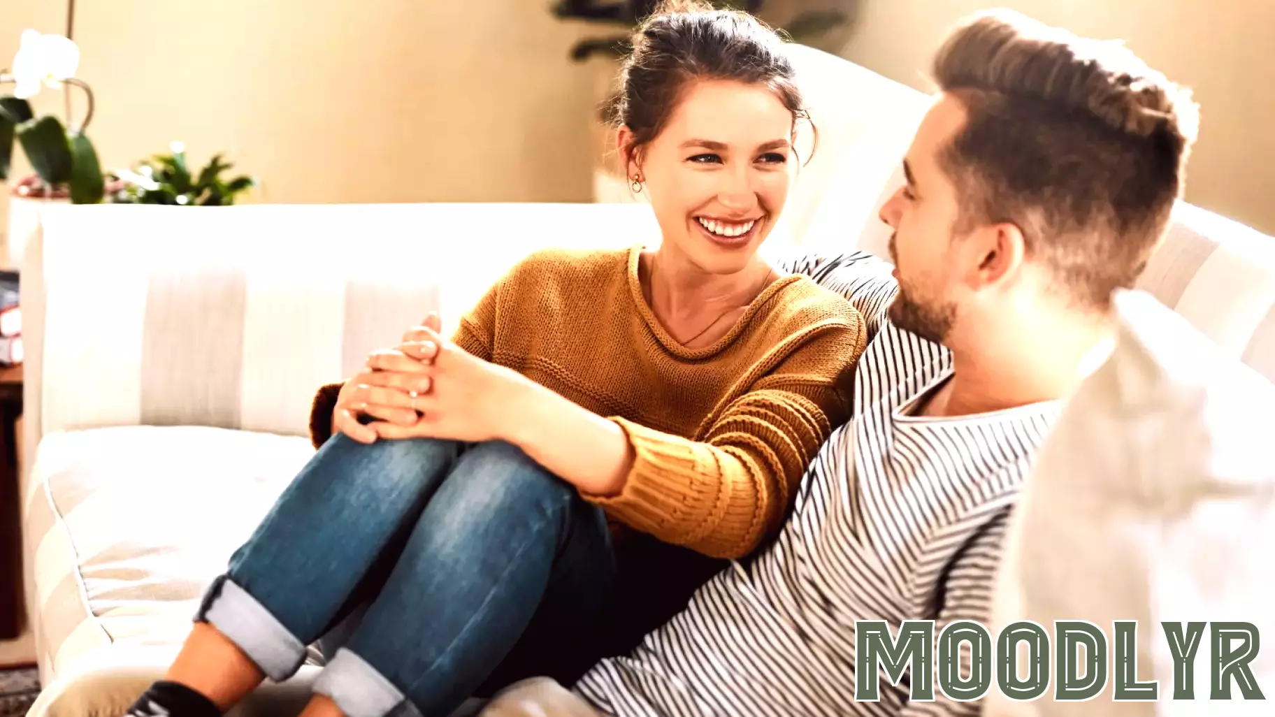 Psychology says couples without children who stay together long-term develop a specific relational skill that most parents never need to build — they learn to sustain love without a shared project holding it in place