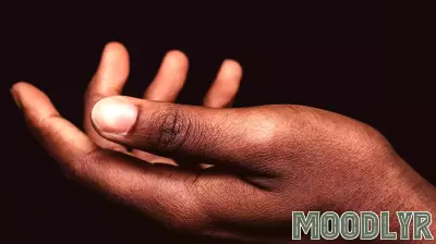 What an illusion involving a fake hand can tell us about our mind–body connection